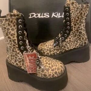 Collaboration DK and Elvira. NIB- Sold out online